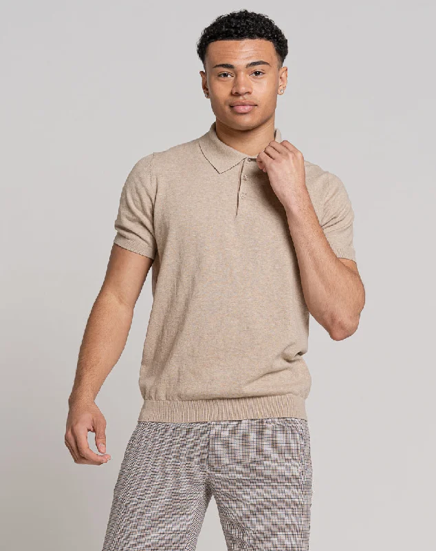 ESSENTIAL SHORT SLEEVE KNITTED POLO | LIGHT STONE