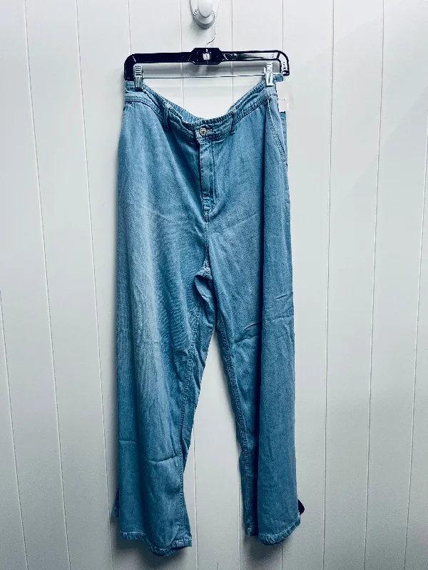 Jeans Flared By Clothes Mentor In Blue Denim, Size: L